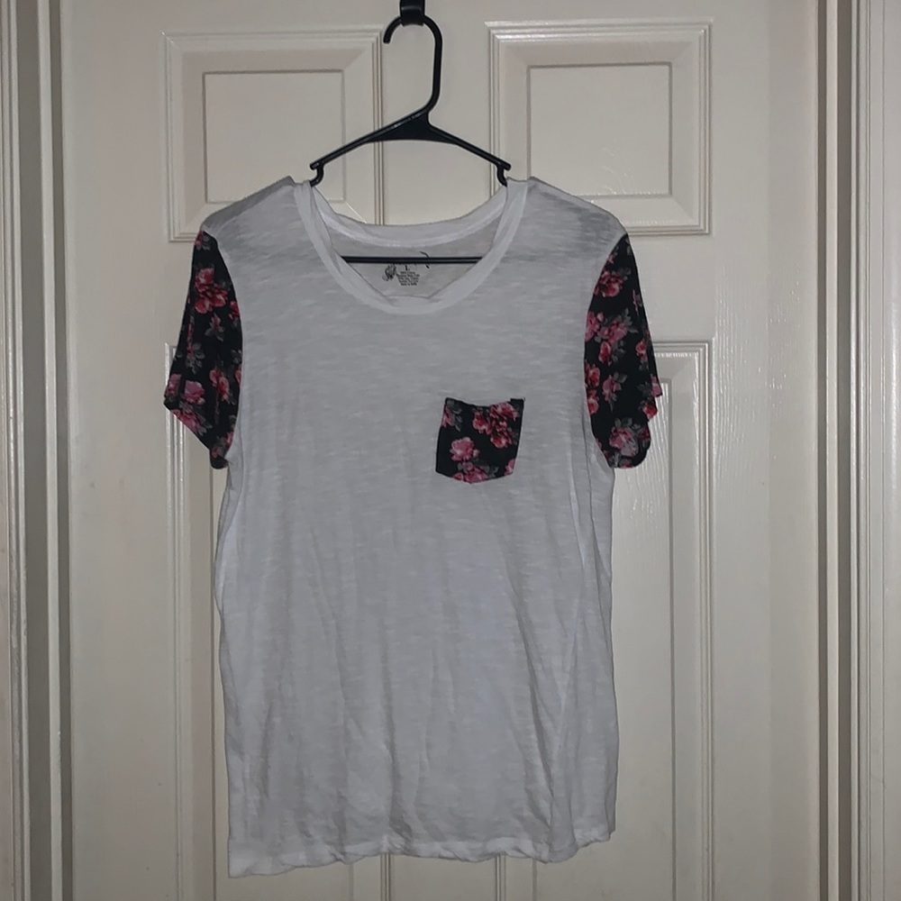 DreamGirl thin white w/ floral TShirt